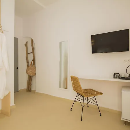 Bohotel Messonghi - Designer's מלון 4*