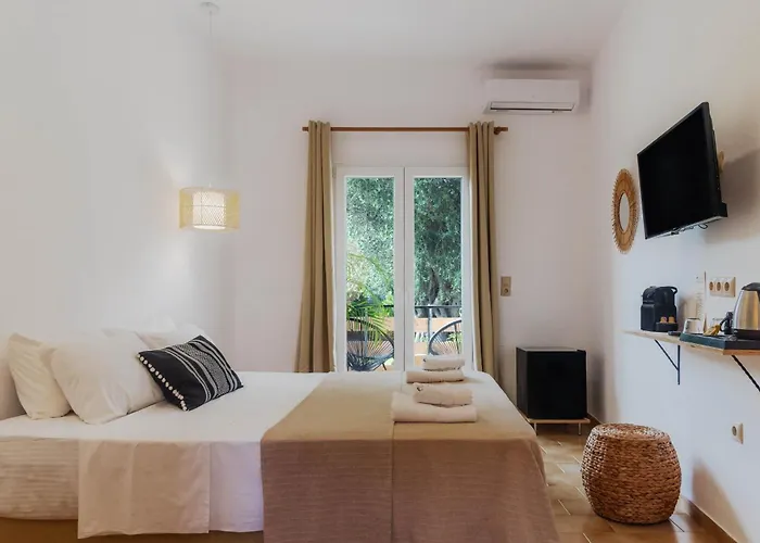 Bohotel Messonghi מלון 4*
