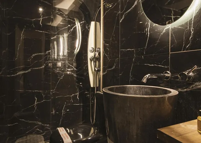 Bohotel Messonghi מלון 4*