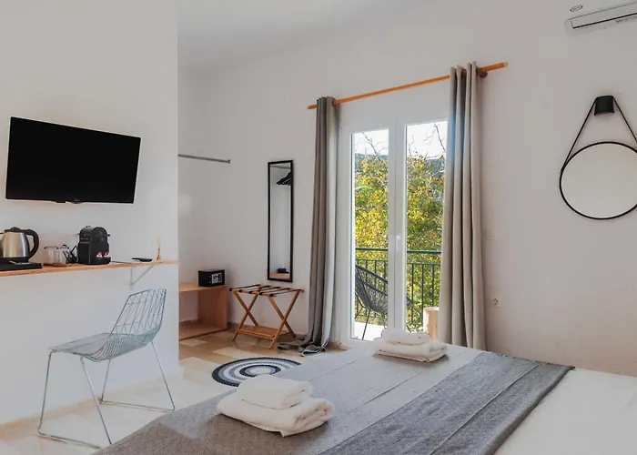 Bohotel Messonghi Mesongí