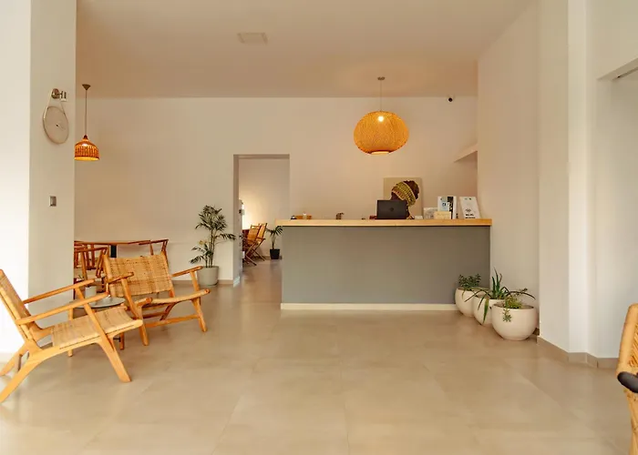 Bohotel Messonghi מלון 4*