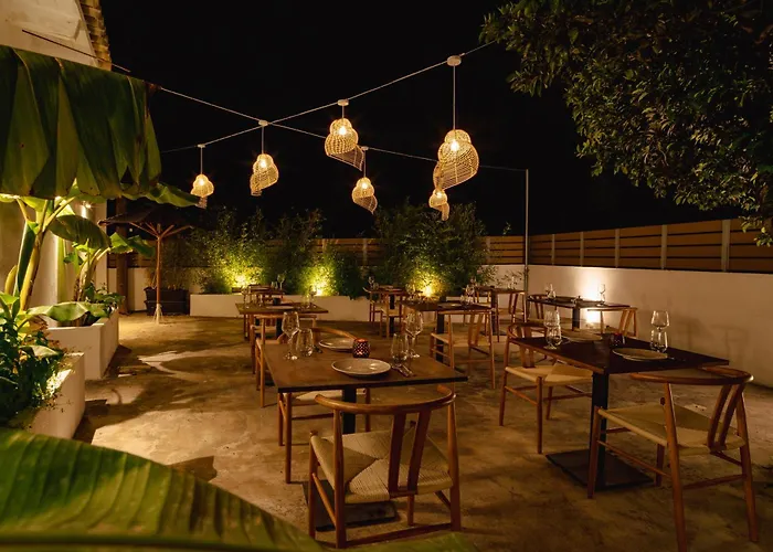 Bohotel Messonghi فندق Mesongí