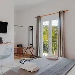 Bohotel Messonghi - Designer's Mesongí
